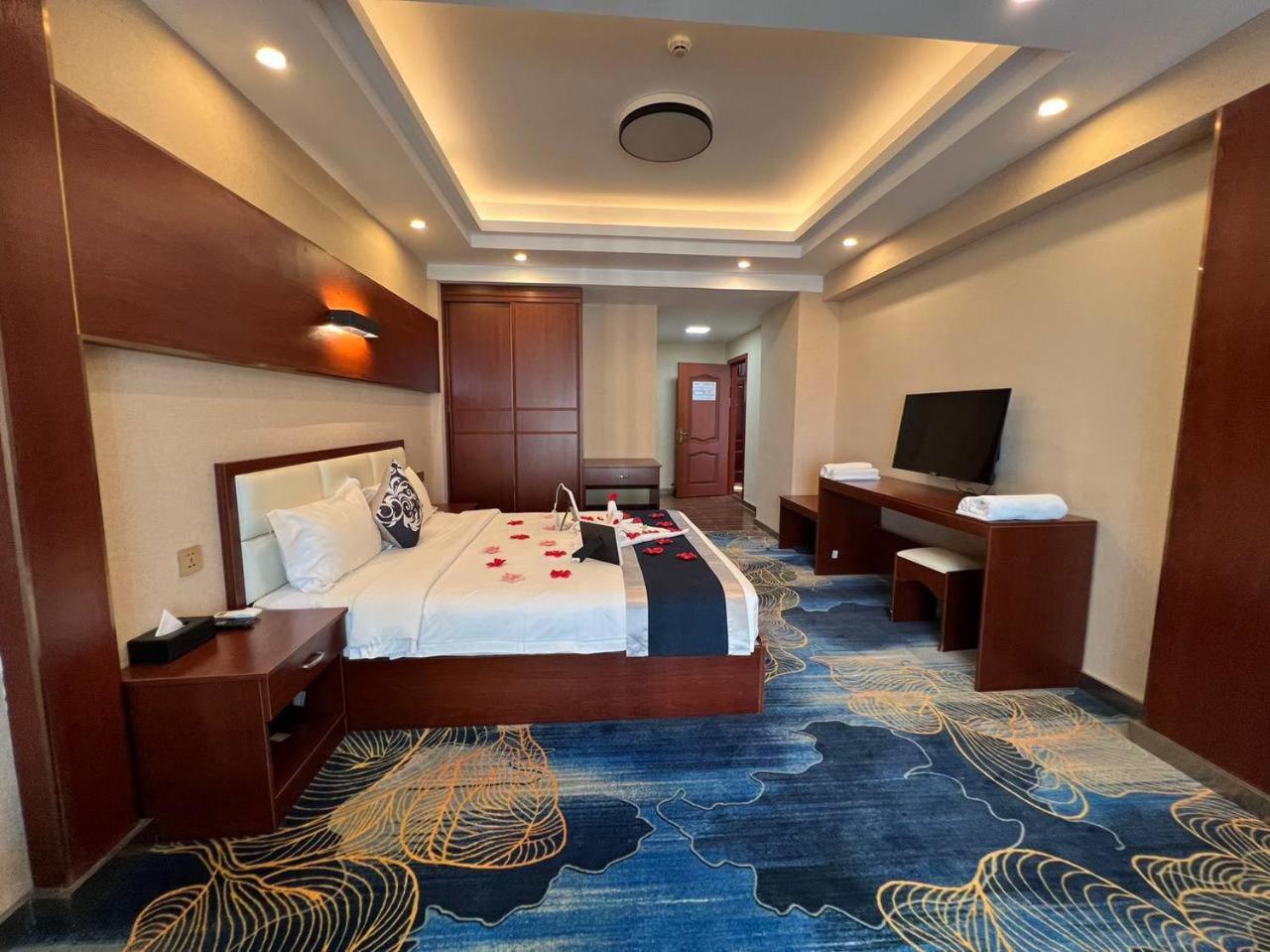 City Comfort Hotel Phnom Penh Airport Exterior photo