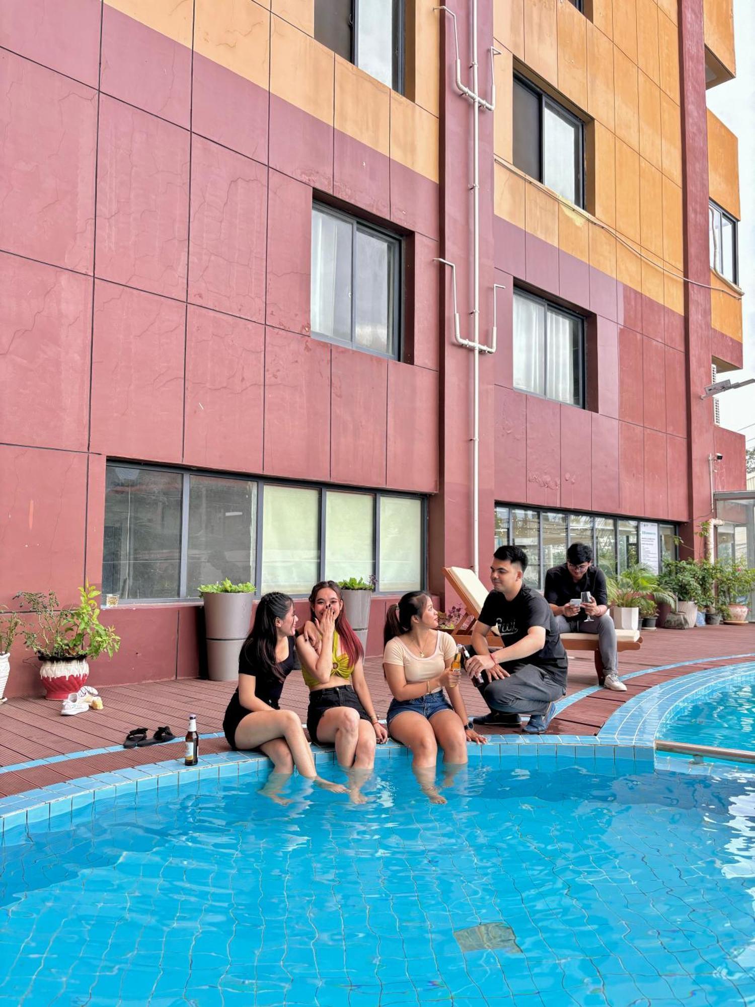 City Comfort Hotel Phnom Penh Airport Exterior photo